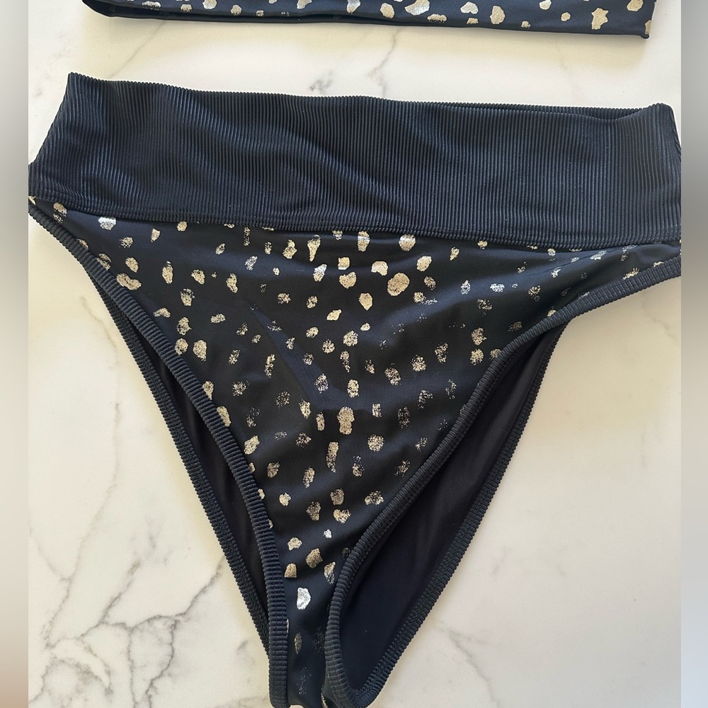 Like New - Beach Riot Bikini - Picture 3 of 6
